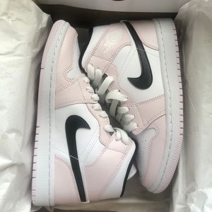 Womens Air Jordan 1 Mid
